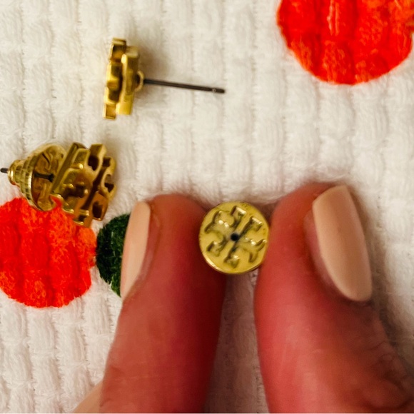 Tory Burch authentic stud earrings - 2 types available - Picture 3 of 4